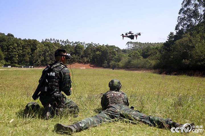 我軍無(wú)人機(jī)穿越機(jī)訓(xùn)練